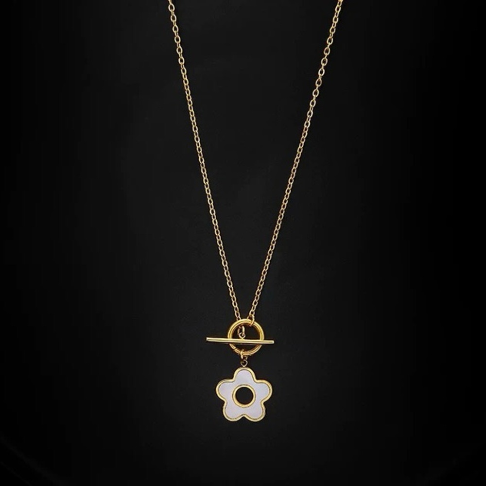 Flower Mother-of-pearl Gold Necklace